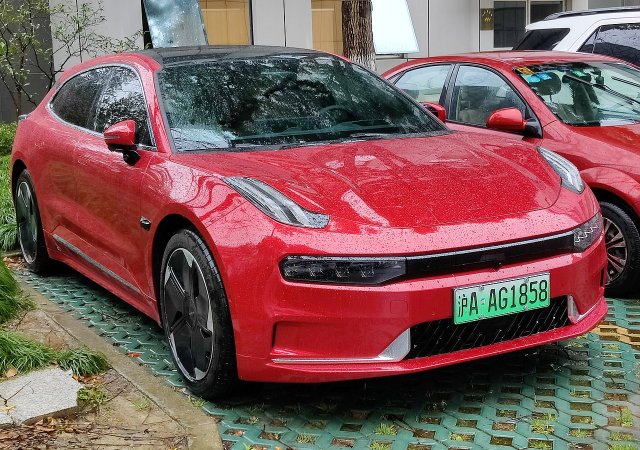 Čínský výrobce elektromobilů Zeekr (na snímku model 001) míří na akciový trh v USA.