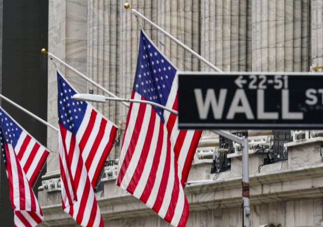Soumrak nad firmami s bianco šekem. SPAC firmy na Wall Street zavírají krám, investoři z nich stahují peníze