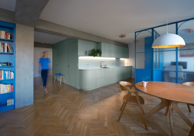 1 Název projektu Byt ve třech tónech Základní popis Byt v domě z 50. let v pražských Holešovicích prošel kompletní rekonstrukcí.