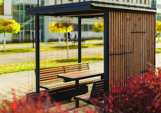 Výrobce městského mobiliáře mmcité utržil loni víc než miliardu