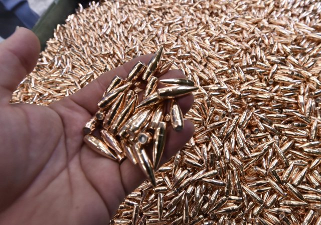 O zbraně a náboje roste zájem