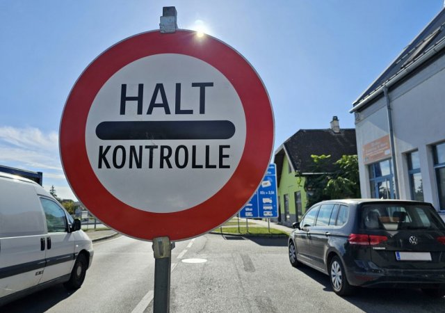 Rakousko v polovině června 2026 opět prodlouží kontroly na hranicích s Českem.