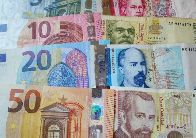 Bulhaři přecházejí na euro. Změnu provází nadšení i skepse