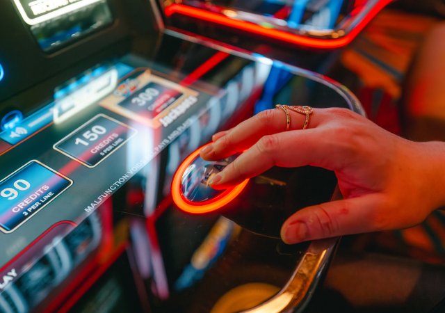 Soud v Haagu zrušil vítěznou arbitráž Česka proti Synotu. A zakázal další