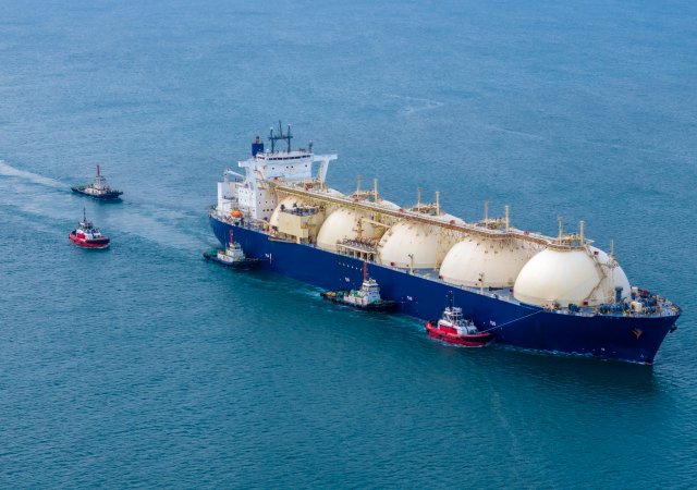 Cena za přepravu LNG na tankeru přes Atlantský oceán je na rekordu