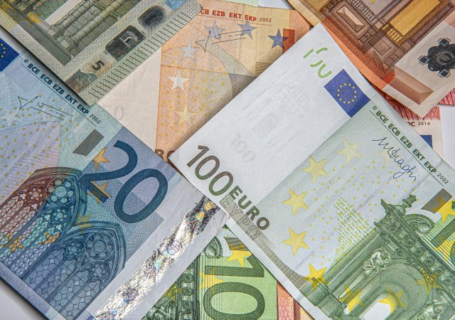 Euro měna