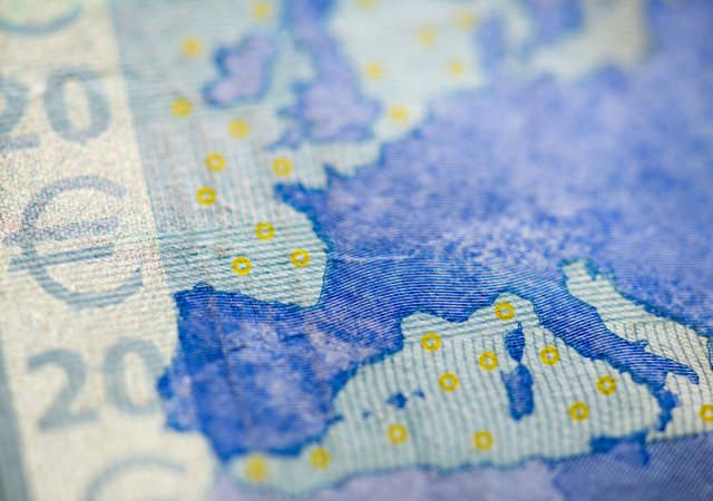 Euro měna