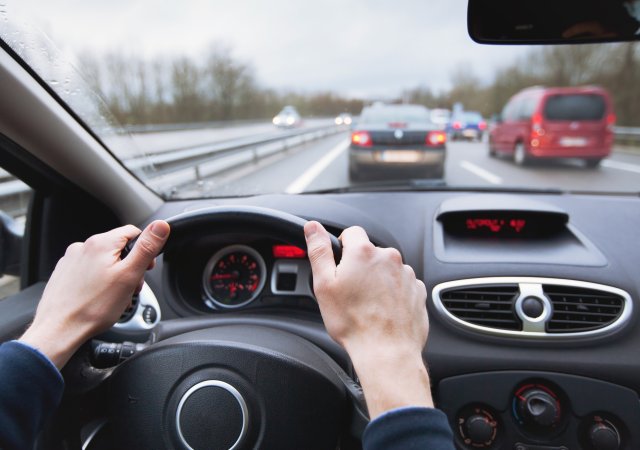 Řízení vozidla bude možné od 17 let pod dohledem mentora
