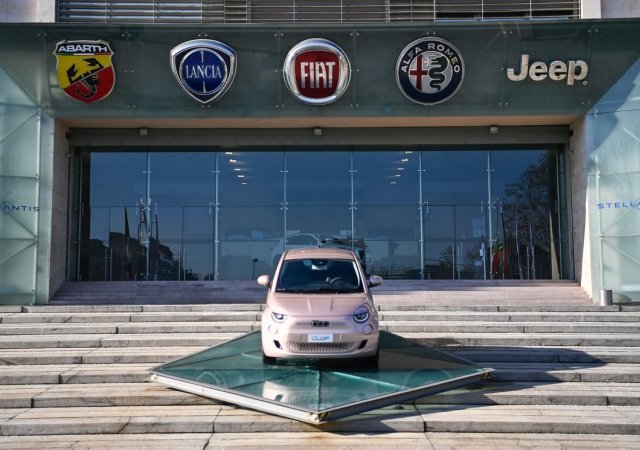 Sídlo automobilky Stellantis v Turíně.