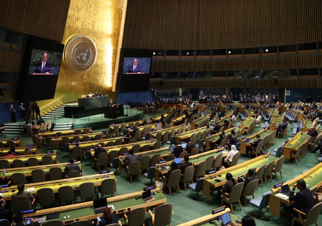 OSN obnovila sankce proti Íránu