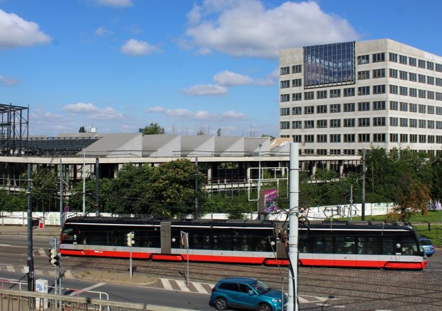Nedostavěné Centrum Palmovka u stejnojmenné křižovatky v pražské Libni 15.7.2022. Nedostavěná budova, kde měla sídlit radnice Prahy 8, bude dostavěna a měla by se do ní přestěhovat agentura Evropské unie pro vesmírný program EUSPA - European Union Agency For The Space Programme.
