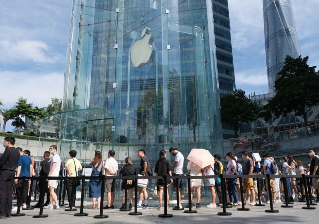 Apple ve čtvrtletí zvýšil zisk. A mohutně zvedl výdaje na vývoj umělé inteligence