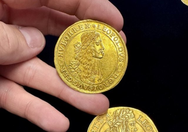 V Praze jdou do dražby unikátní mince. 10dukát Leopolda I. může stát miliony