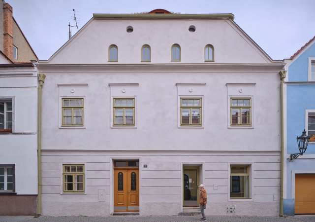 Dům v Obloukové ulici v Žatci prošel kompletní rekonstrukcí.