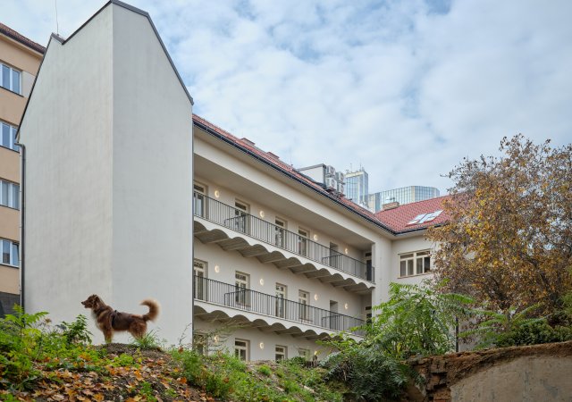 V pražských Nuslích vznikl na adrese Boleslavova 3 developerský projekt rekonstrukce pavlačového domu z přelomu 19. a 20. století.