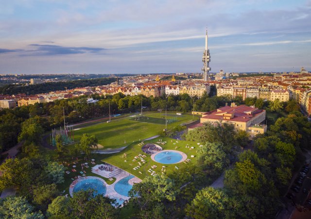 Riegrovy sady leží v Praze na Vinohradech. Jde o městský park o rozloze asi 11 hektarů.