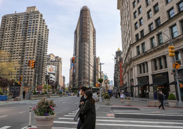 Slavný newyorský mrakodrap Flatiron Building, česky nazývaný Žehlička