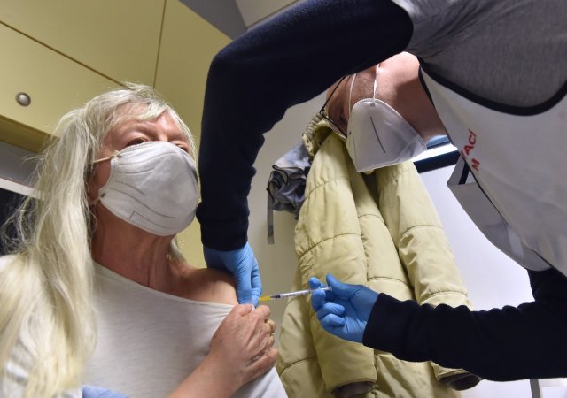 Covidové vakcíny stály Česko 19 miliard. Využila se méně než polovina