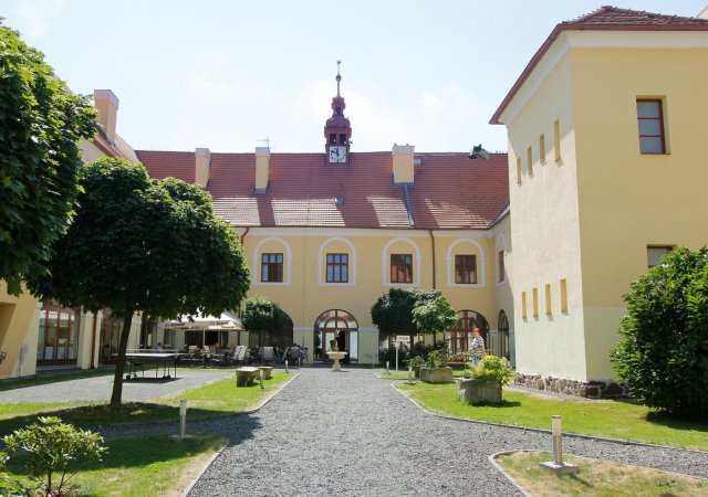 Zámek Čechtice