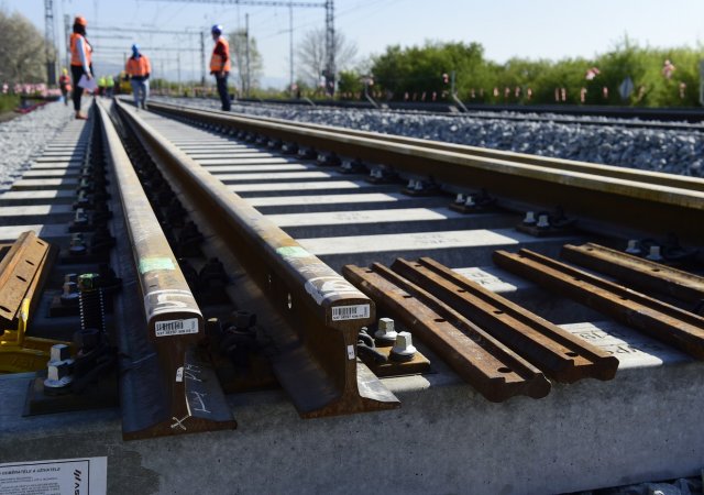 Vysokorychlostní vlaky do Hradce a Polska nebudou