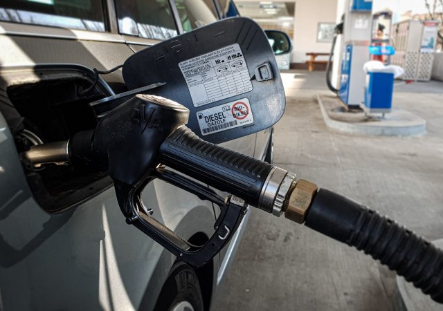 Brusel zmírní zákaz, některé spalovací motory zůstanou i po roce 2035