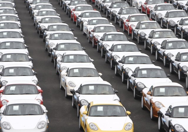 Tovární sklad automobilů Porsche