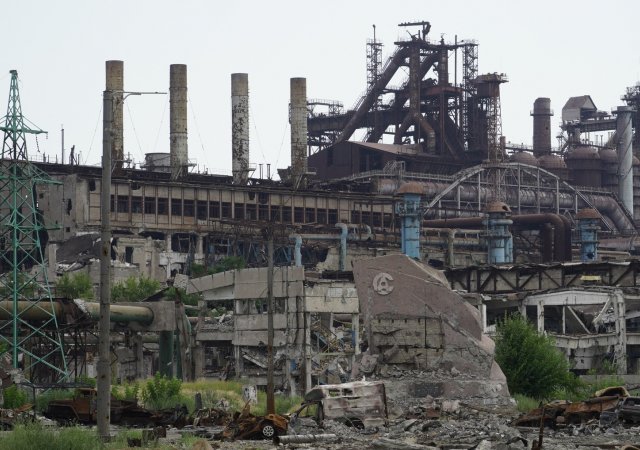 Ocelárna v ukrajinském městě Mariupol skončila v troskách