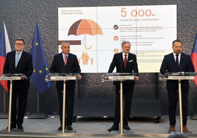 Premiér Petr Fiala (ODS) a ekonomičtí ministři ČR