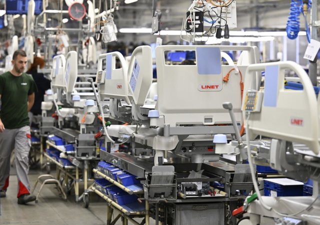 Výrobce nemocničních lůžek Linet měl rekordní rok