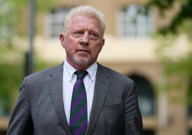 Z tenisového trůnu na dno. Byl jsem nikdo, prohlásil Boris Becker po návratu z vězení