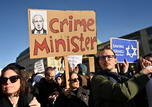 Po útoku na Izrael sklízí kritiku i Netanjahu, podle komentátorů posílil Hamás