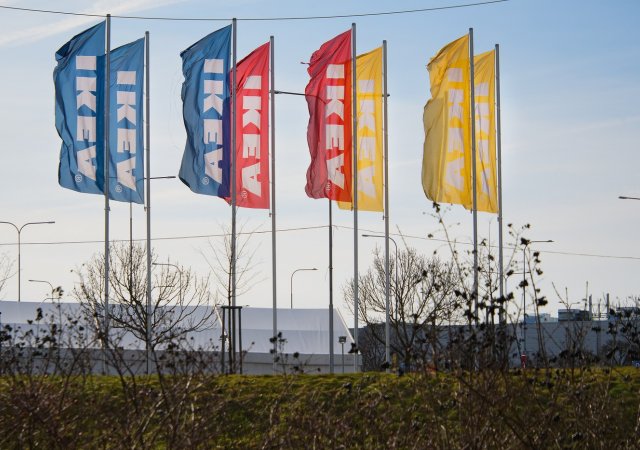 Švédský obchodní dům s nábytkem Ikea v Praze