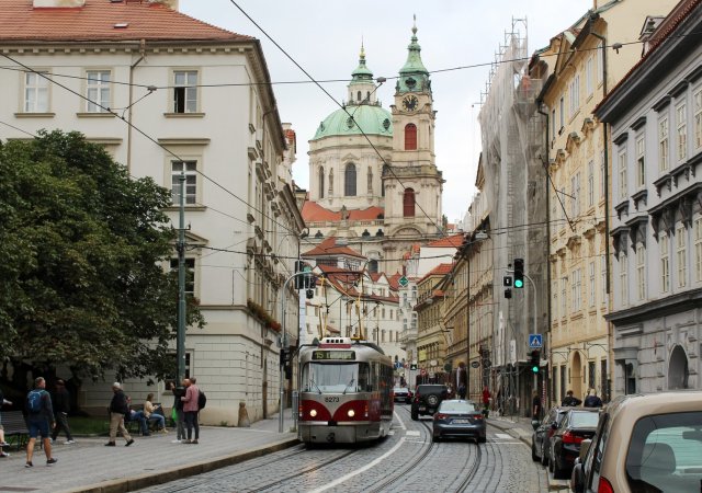 Dopravní kolaps se blíží ke Smíchovu