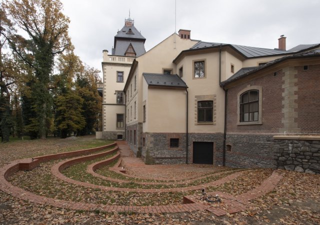 Larischova vila