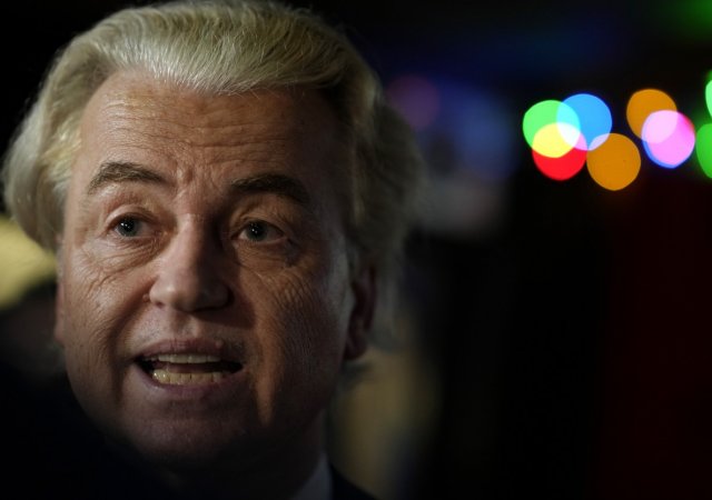 V nizozemských volbách zvítězila Wildersova krajně pravicová Strana pro svobodu