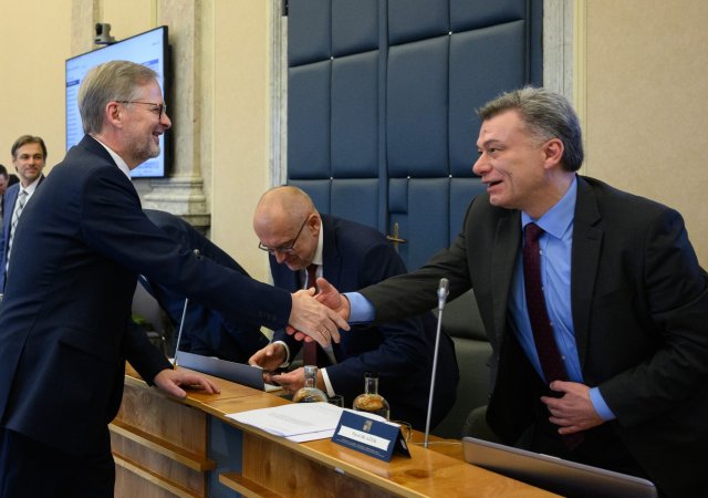 Premiér Petr Fiala (ODS) a bývalý ministr spravedlnosti Pavel Blažek (ODS)