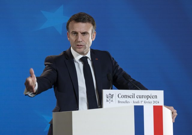 Macronovo předvolební fiasko. Další z ratingových agentur zhoršila Francii rating