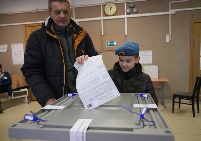 Rusové volí nového prezidenta. Jednoznačným favoritem je současná hlava státu Vladimir Putin