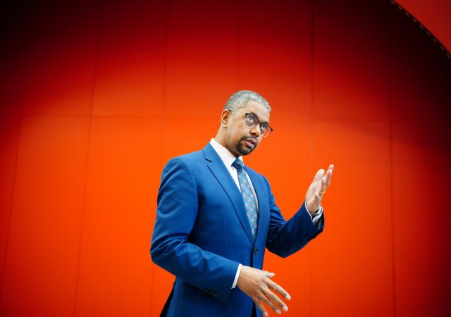 Regionální vládu ve Walesu přebírá v Zambii narozený Vaughan Gething