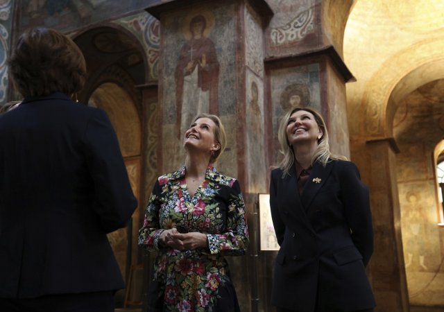 Manželka britského prince Edwarda, vévody z Edinburghu, Sophie navštívila Ukrajinu. Na snímku je spolu s ukrajinskou první dámou Olenou Zelenskou