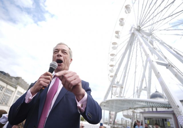 Populista Farage kandiduje do parlamentu
