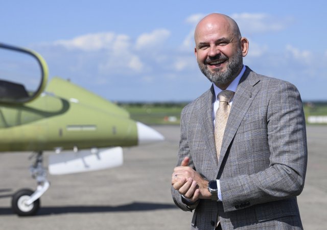 Ředitel firmy Aero Vodochody Viktor Sotona