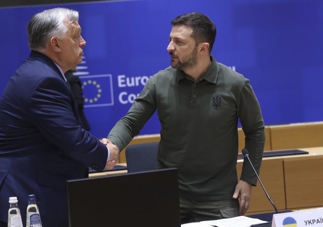 Maďarský premiér Viktor Orbán a prezident Ukrajiny Volodymyr Zelenskyj
