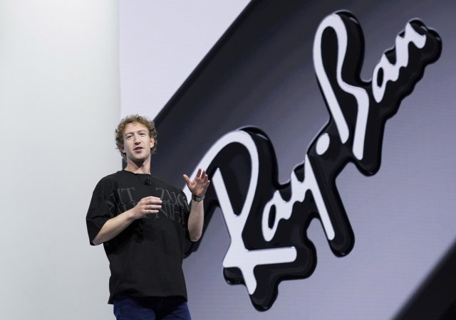 Meta koupila podíl tři procenta ve výrobci brýlí Ray-Ban