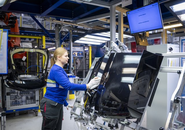Výroba pátých dveří pro vůz Volkswagen ID.Buzz s elektrickým pohonem tvoří zatím jen zhruba deset procent produkce libereckého výrobce autodílů Magna Exteriors