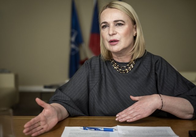 Ministryně obrany Jana Černochová (ODS)