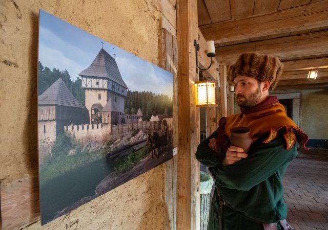 Tvrz Malešov je jedním z míst spojených s populární počítačovou hrou Kingdom Come: Deliverance od českého studia Warhorse