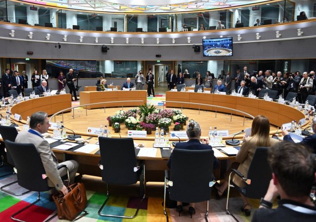 Lídři 26 zemí EU vyzvali Rusko k ukončení války, Orbán text závěrů nepodpořil