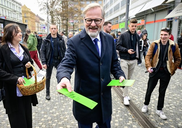 Volební kampaň Spolu. Petr Fiala v Praze na Andělu