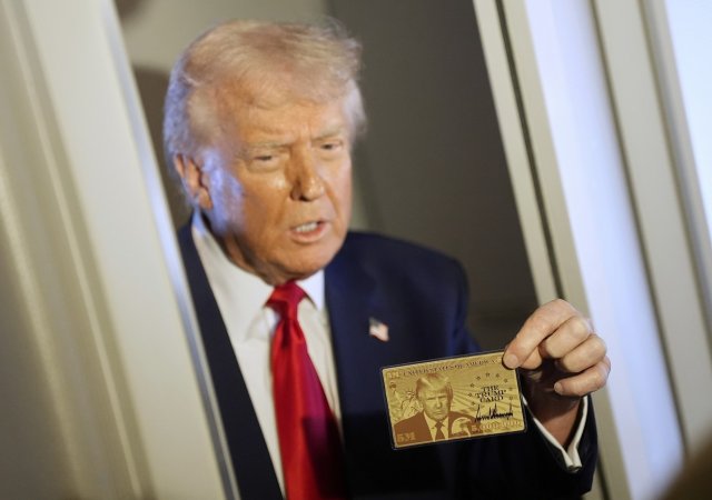 Trump spustil web pro zájemce o zlaté karty umožňující trvalý pobyt v USA